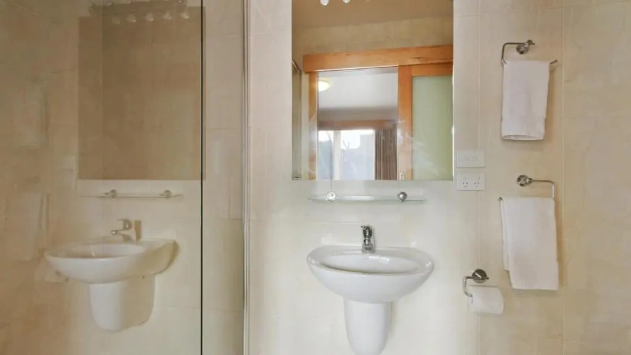 3 Bedrooms Apartment