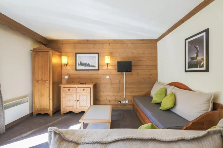 2 Bedrooms Apartment