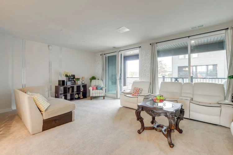 3 Bedrooms Apartment