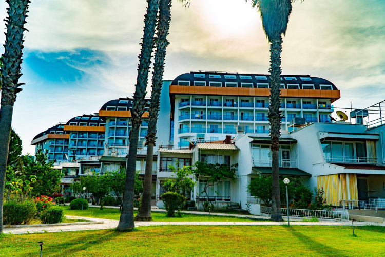 Throne Beach Resort & Spa - İncekum