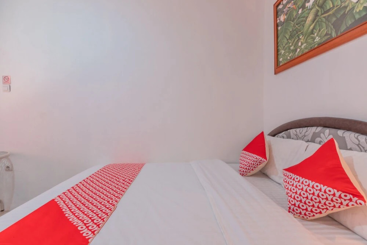 Oyo 2229 Dolfie Residence