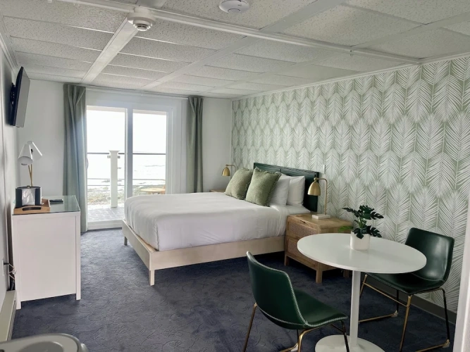 Comfort room