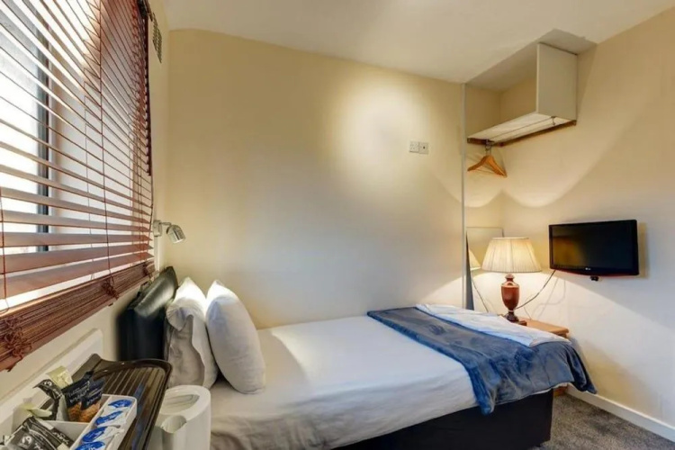 Commodore Hotel