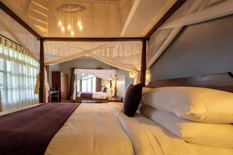 Emburara Farm Lodge