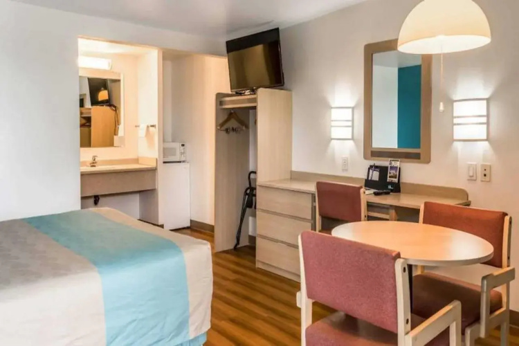 Motel 6 Albany, OR