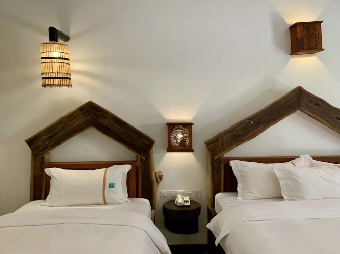 Twin Suite with pool view