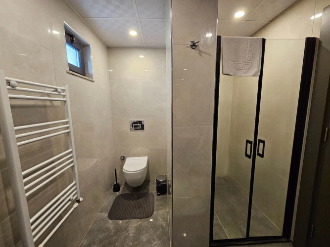 Professionally Maintained Spacious New Suites 2-1