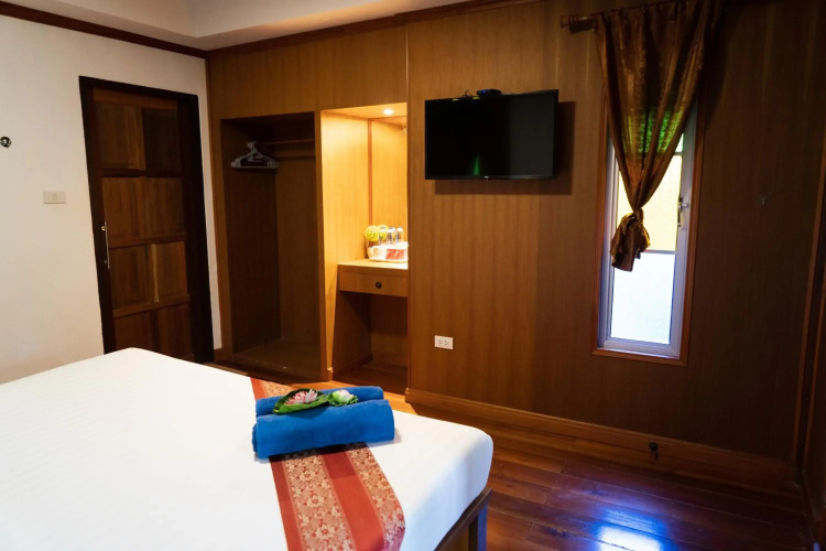 Lanta Andaleaf Bungalow