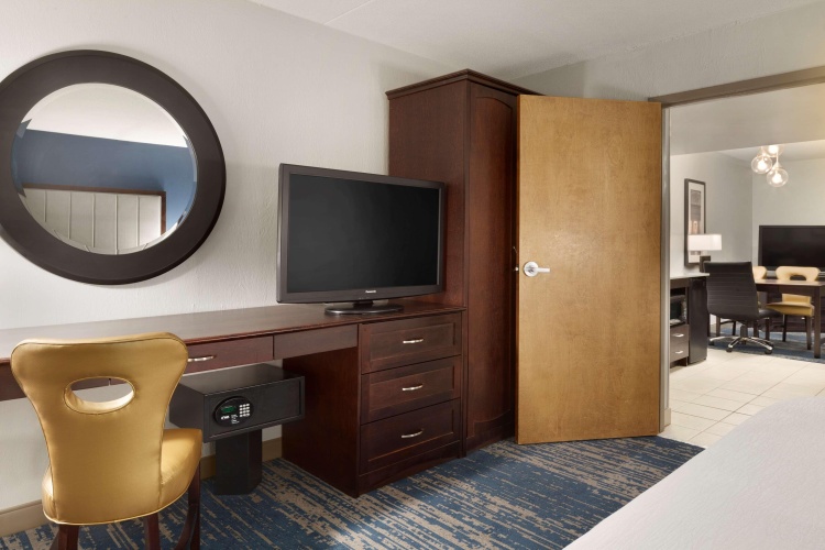 Embassy Suites by Hilton Columbus photo 8