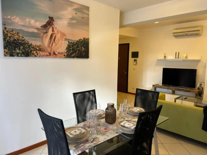 2 Bedrooms Apartment