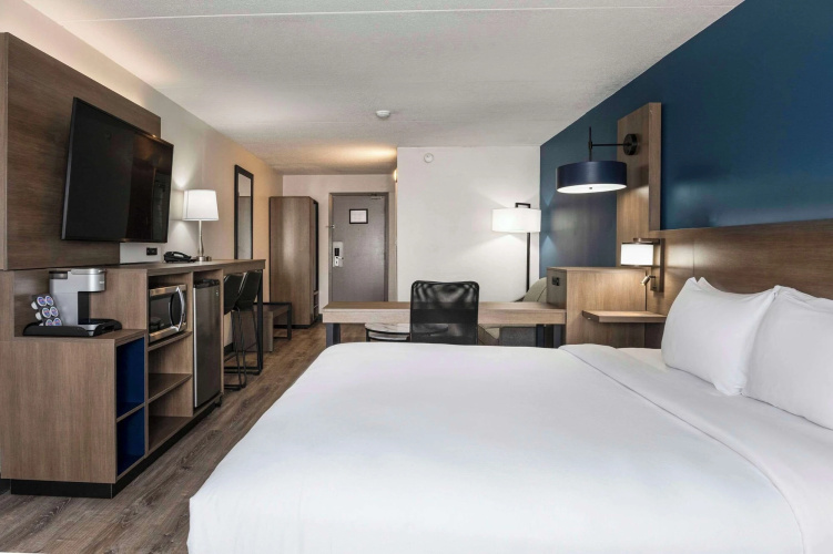 Comfort Suites Kingston Central photo 6