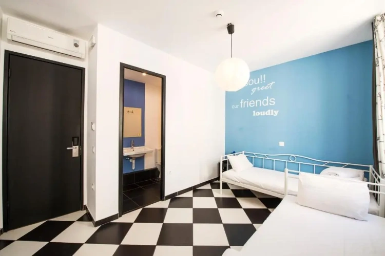 Standard Twin room with balcony