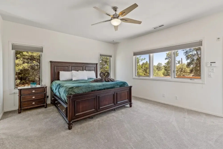 Sinagua Heights Flagstaff 4 Bedroom Home by RedAwning