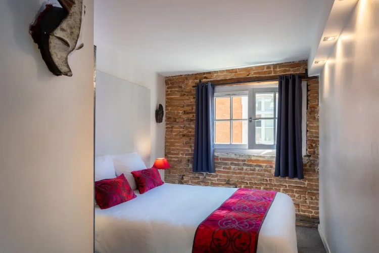 Standard Double room with city view