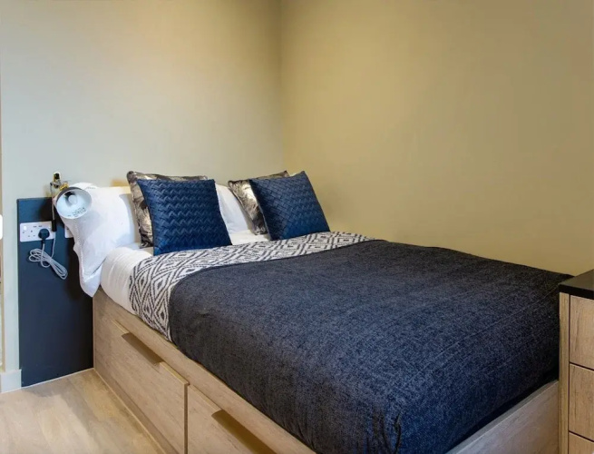 Modern Studios - READING