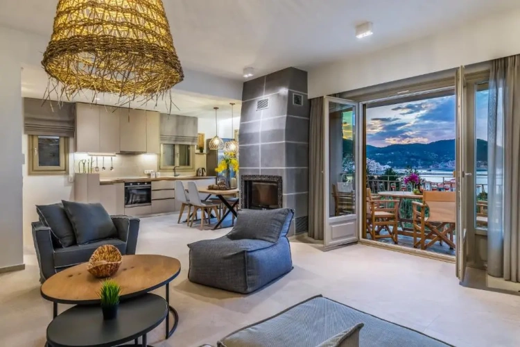 2 Bedrooms Villa
