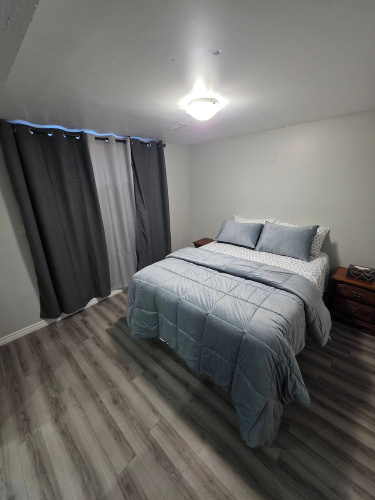 Bright & Cozy 2-bedroom Main Floor Suite