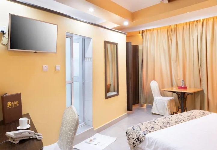 Eton Hotel