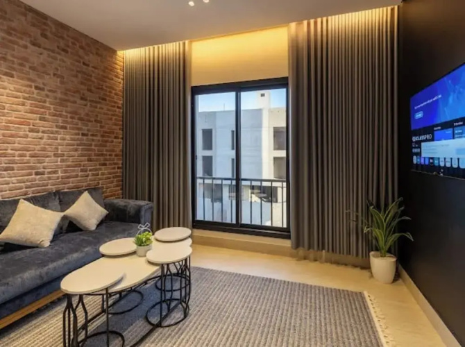Comfortable Two BR Home With Shared Garden