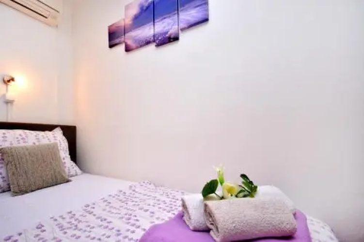Apartments & Rooms As