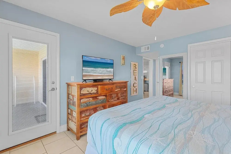 Point East 320