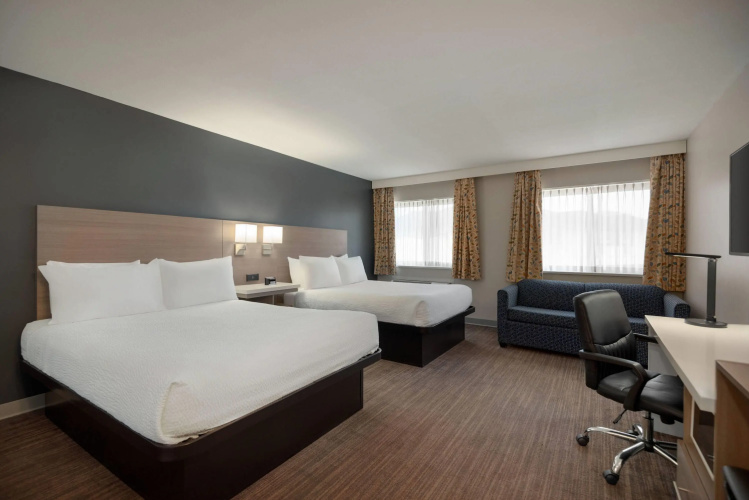 Days Inn by Wyndham Kelowna photo 8