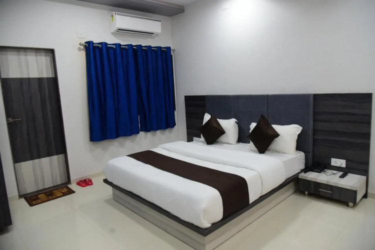 Hotel  Savera Palace