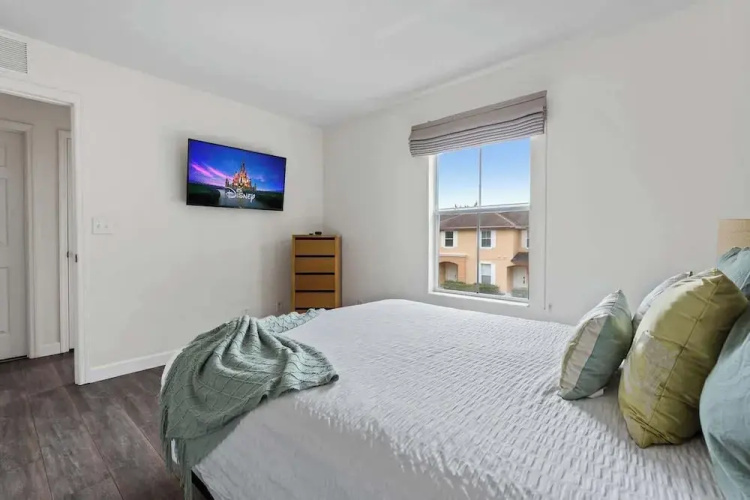 Pet Friendly 4 BR With Hot Tub