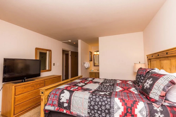 Flying Dutchman #1194 - 3 Br Condo