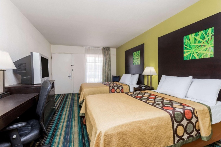 Standard Quadruple room