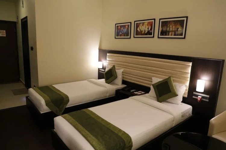 Hotel Raj Residency