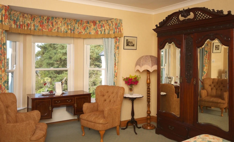 Seaview House Hotel