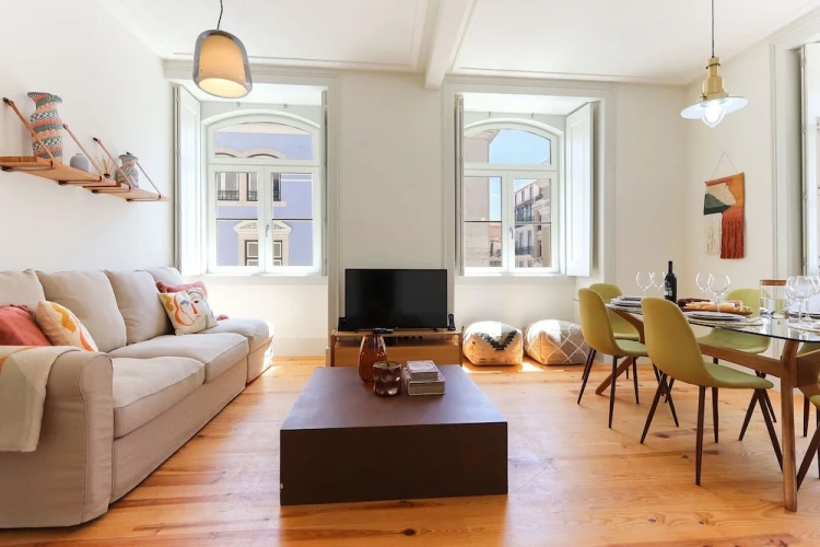 2 Bedrooms Apartment