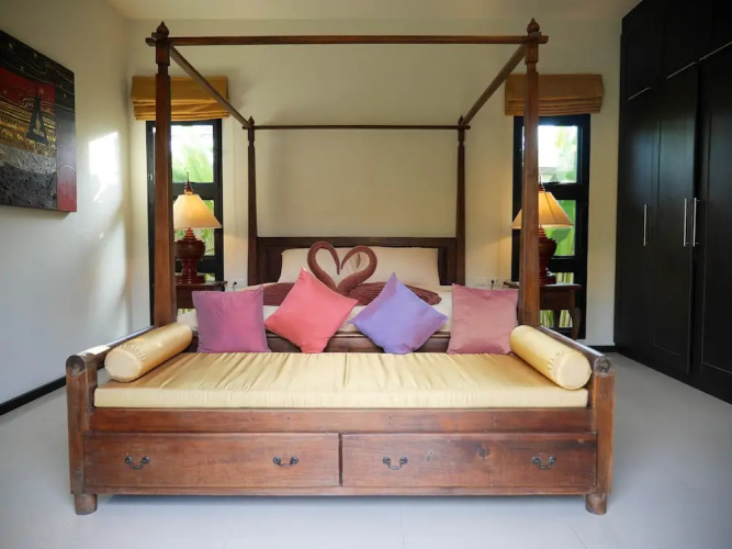 Vacation Pool Villa Naiharn Phuket