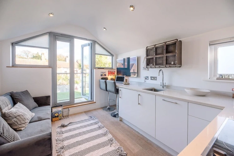 1 Bedroom Apartment with balcony
