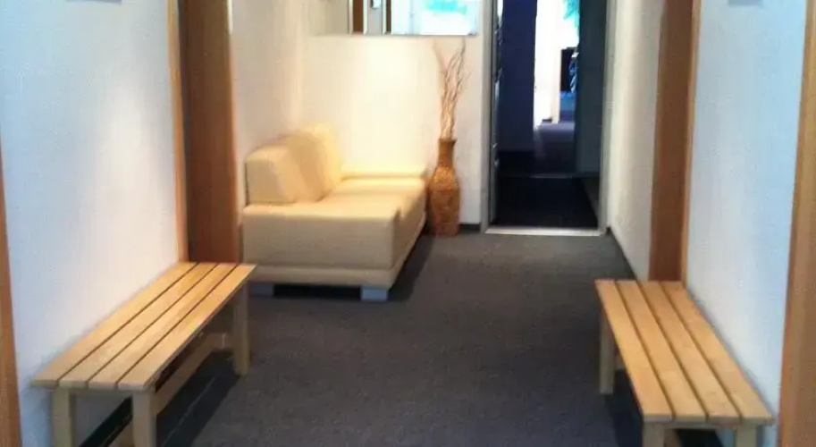 Come-In Motel