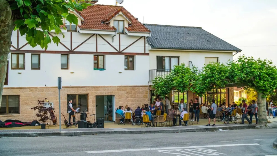Fin Surf House