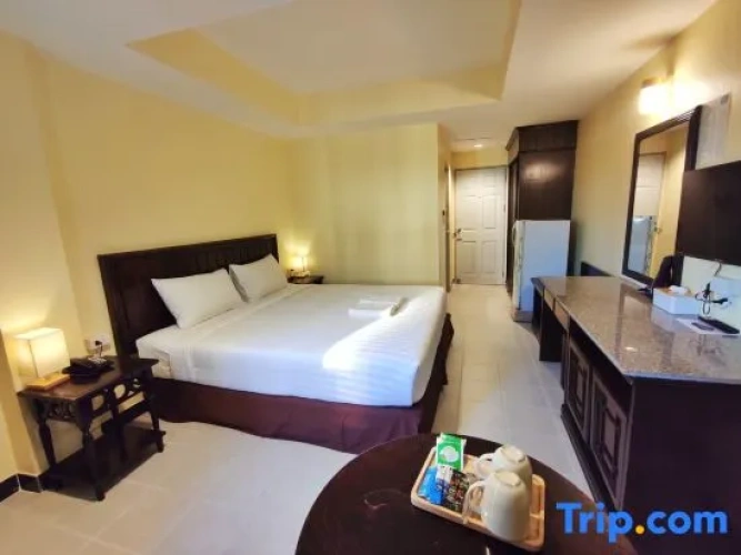 Standard Double room with city view