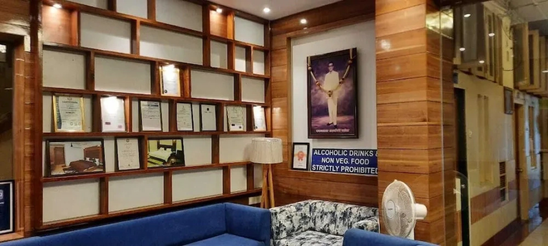 Hotel Bhabha