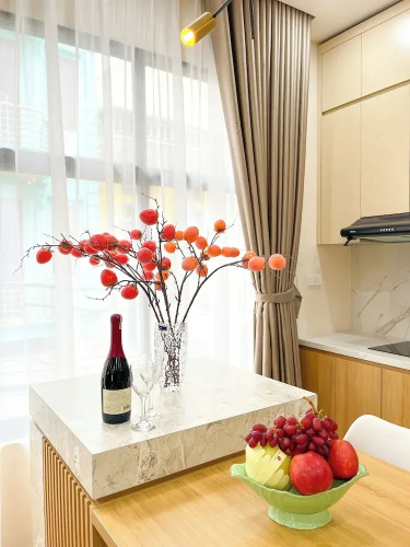Amazing Housing Lac Long Quan
