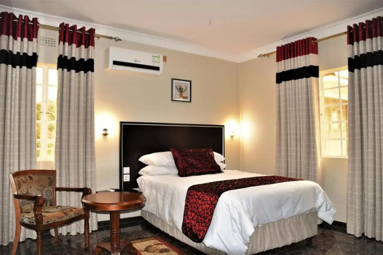 Mlambe Lodges Area 12