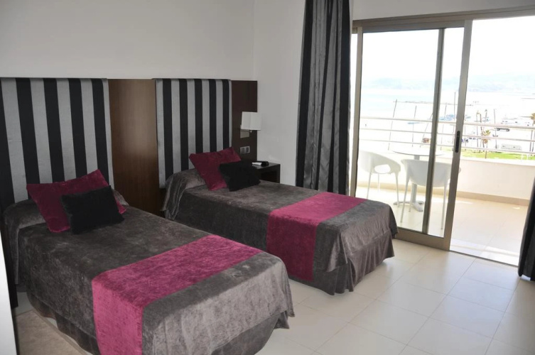 Suites Hotel Omeya