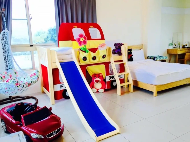 Standard Triple room with view