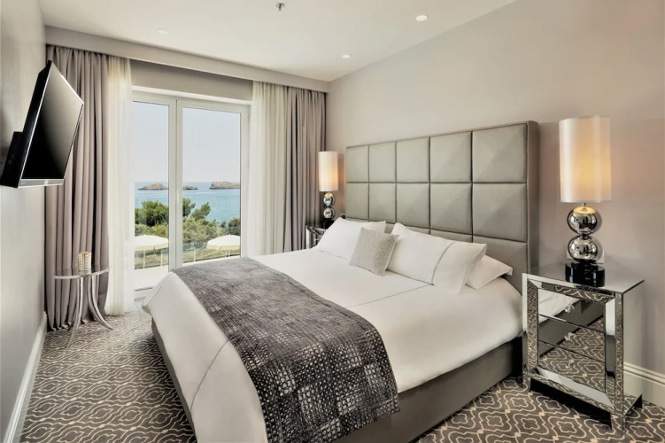 Executive Double room with balcony and with sea view