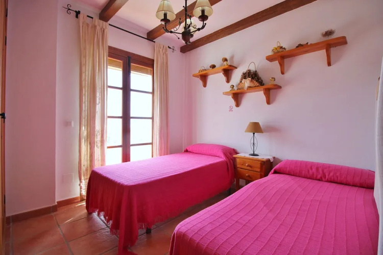 1055 Villa Cerrillo