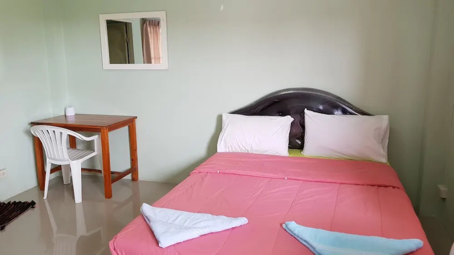 Tossawan Guesthouse