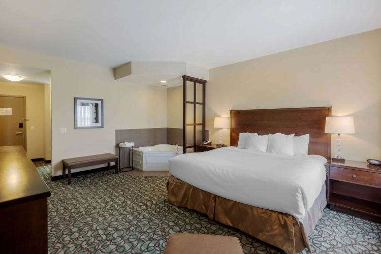 Best Western Plus Walkerton Hotel & Conference Centre
