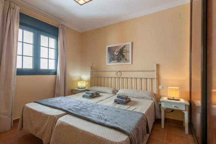 Golfside Stay for 5 Guests
