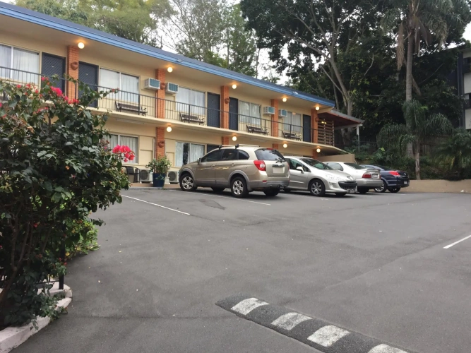2 Bedrooms Double Family Apartment with city view
