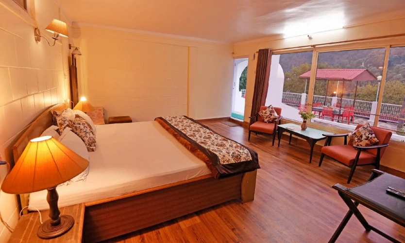 Standard Double room with lake view